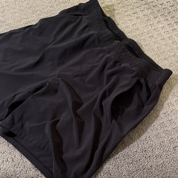 lululemon athletica Men's Black Athletic Shorts - Picture 3 of 5